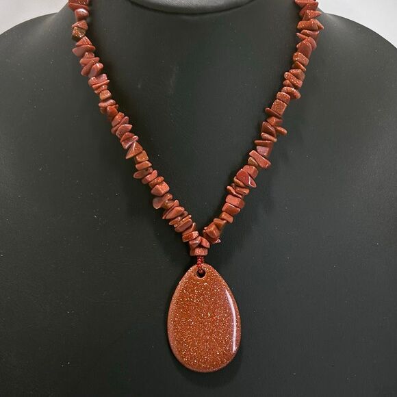 Vintage Sandstone Beaded Necklace Women's OS Brown Chip Beads Teardrop Pendant - Picture 1 of 8